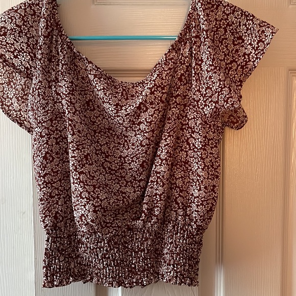 Monteau Crop/Off the Shoulder Shirt - Picture 3 of 3